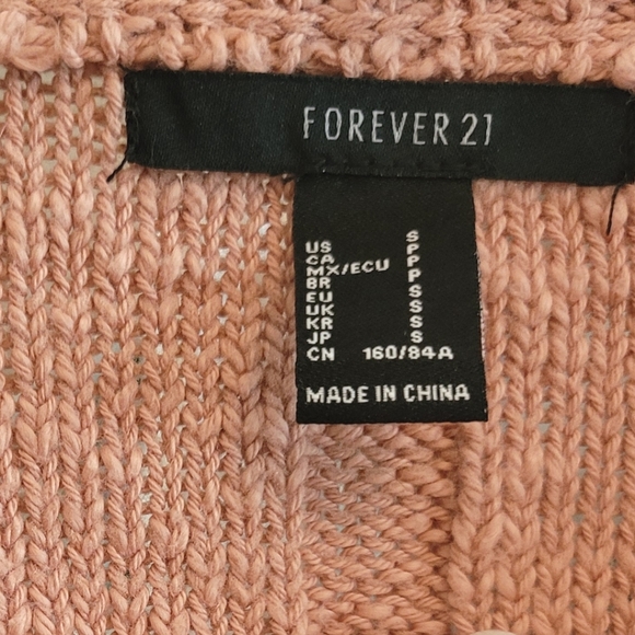 Cute crop cable knit sweater - Picture 3 of 3